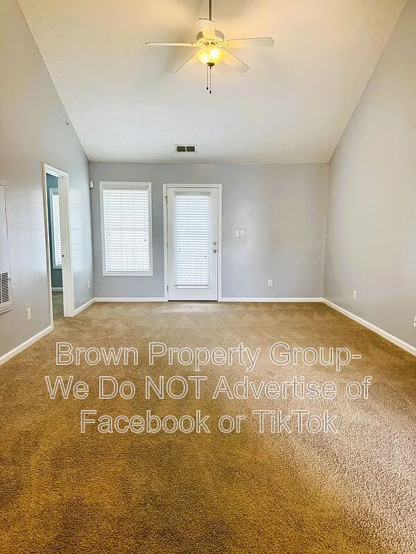 2 bed, 2.0 bath, 1100 sqft, $1,025 — Photo 2