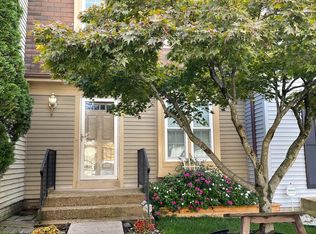 14435 Four Chimney Dr, Centreville, VA 20120