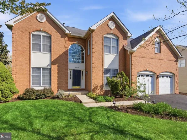 43694 Frost Ct, Ashburn, VA 20147