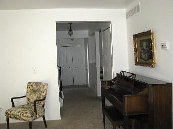 4th image of 1214 Charleston Ct #1