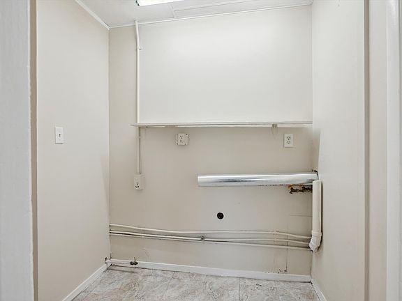 3rd image of 1020 Belaire Ave