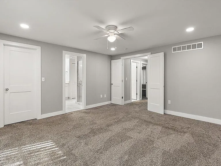 2 Roanoke Towne St — Photo 16