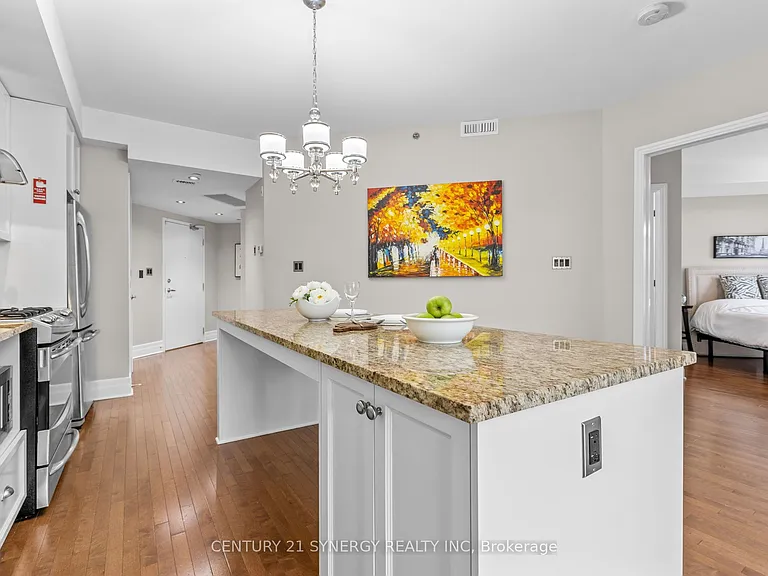 808 Bronson Ave #312 — Photo 5