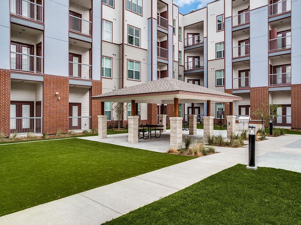 1st image of 7202 S Westmoreland Rd APT 1167