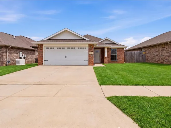 6110 NW McClellen St, Bentonville, AR 72713