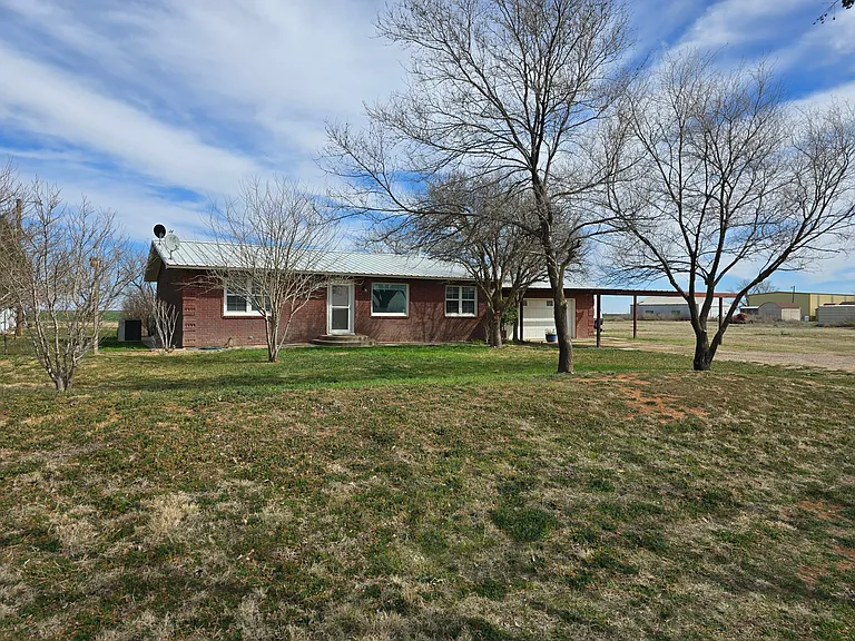 3006 N County Road 3500 — Photo 19
