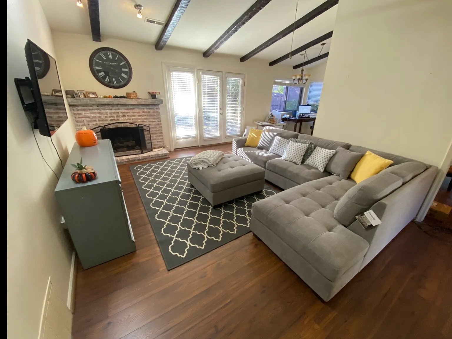 3 bed, 1520 sqft, $2,375 — Photo 2