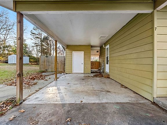 4th image of 7 Woodbridge Dr