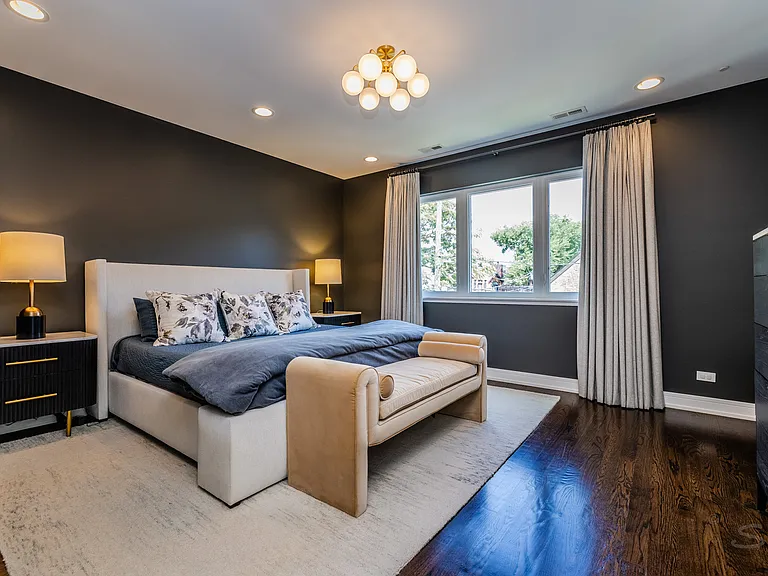 2236 W Shakespeare Ave — Photo 14