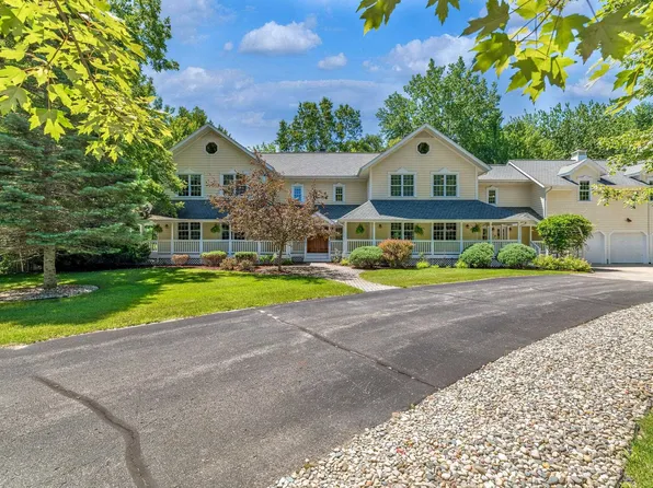 3578 E Felicia Dr, Midland, MI 48642