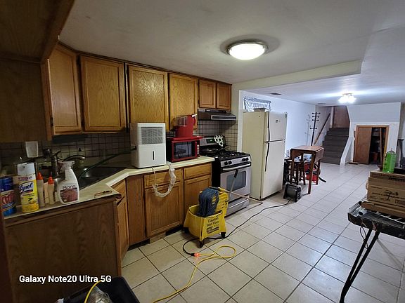 4th image of 5320 W Foster Ave #G