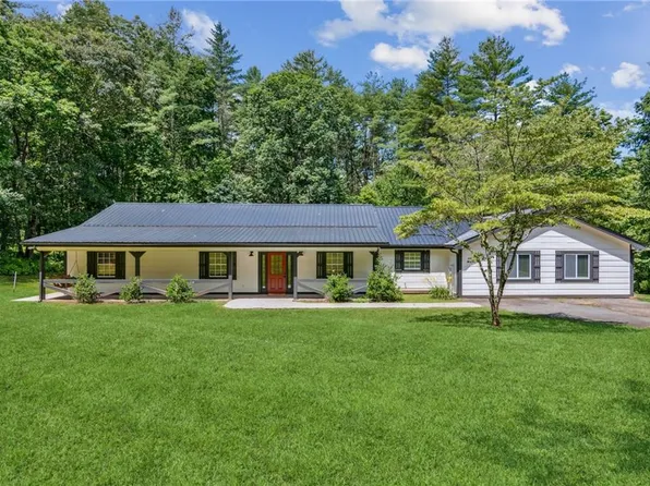 435 Dogwood Way, Blue Ridge, GA 30513