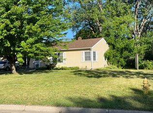 2959 Pascal St N, Roseville, MN 55113