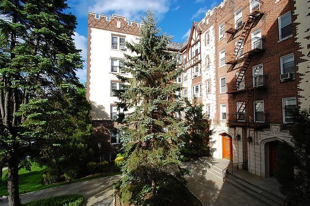 1st image of 1470 Midland Ave APT 5R