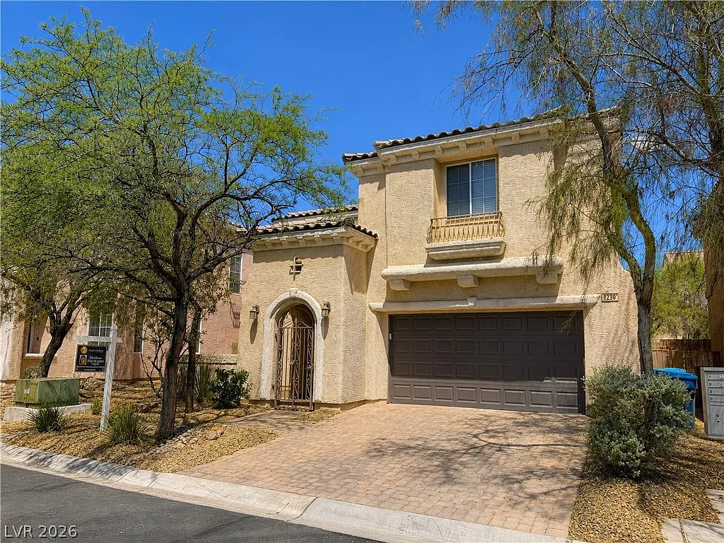 3 bed, 2.5 bath, 1920 sqft, $2,000 — Photo 2