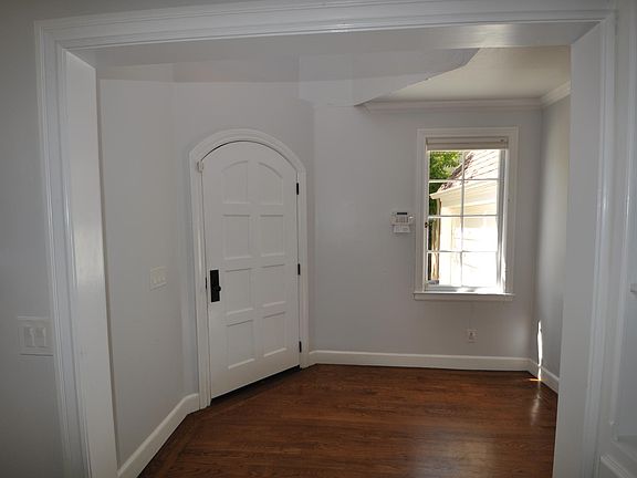 4th image of 2490 Poppy Dr