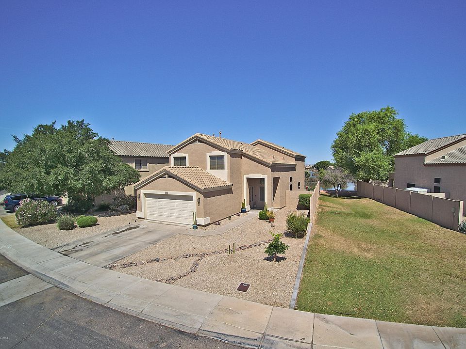 1st image of 10902 W Wilshire Dr