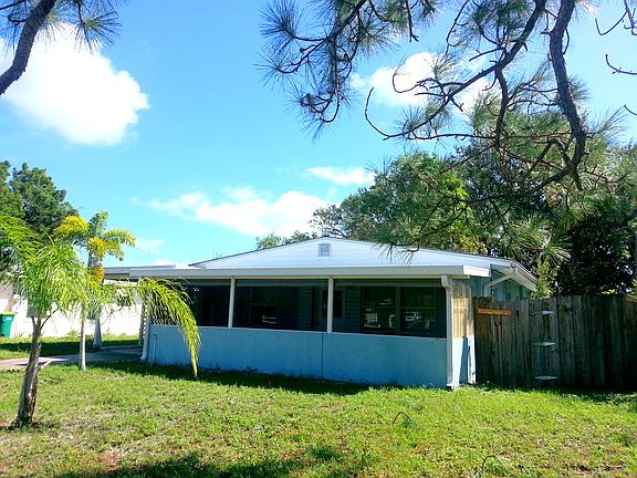 5th image of 601 Camellia Dr