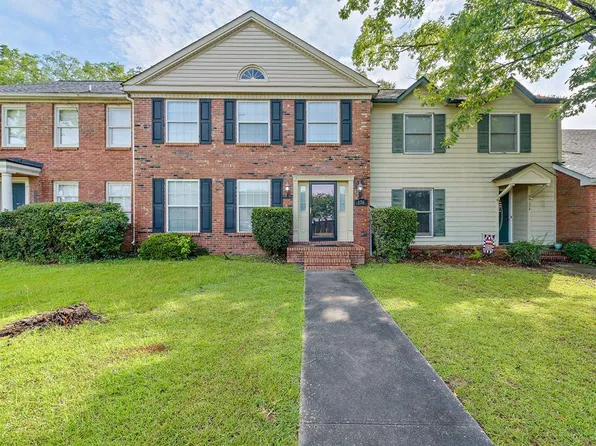 176 Fairway Woods Dr, Ozark, AL 36360