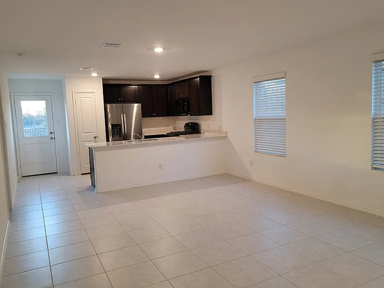 7513 Bluebell Ln — Photo 6