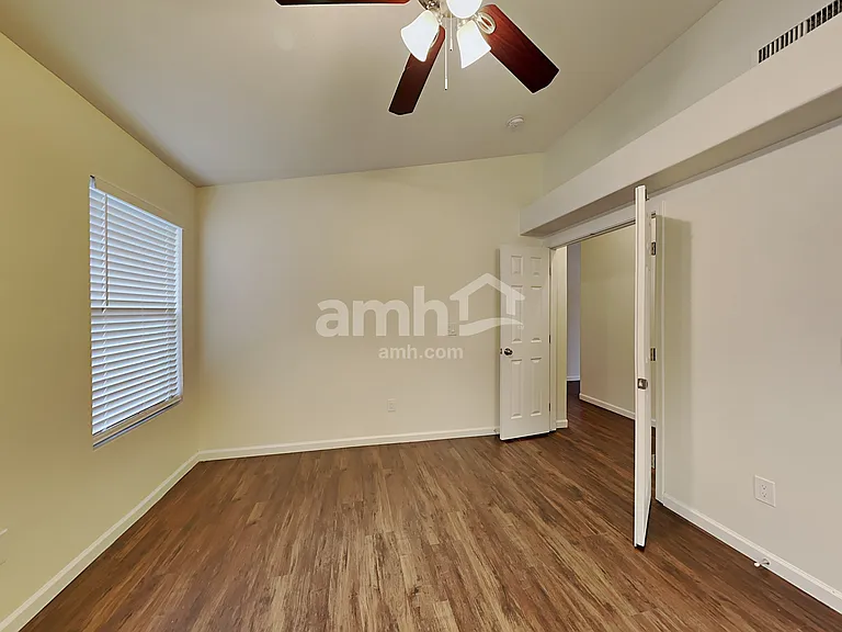 2107 E Catclaw St — Photo 10
