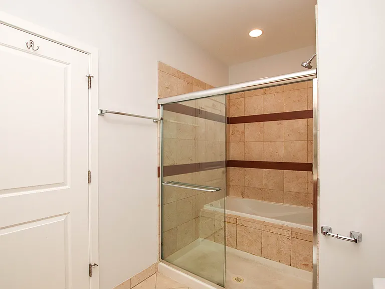 1001 N Milwaukee Ave #303 — Photo 10