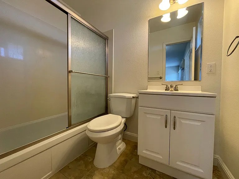 1214 Bell Street — Photo 18