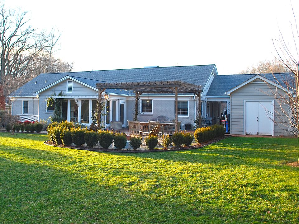 2nd image of 1115 Aylesford Rd
