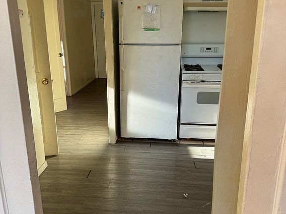 3rd image of 4819 Auburn Dr