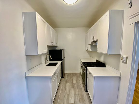 3rd image of 2480 Washington St APT 303