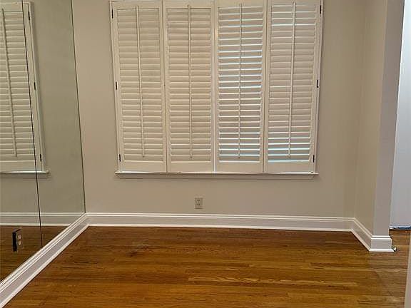 4th image of 4206 Newton Ave APT 102