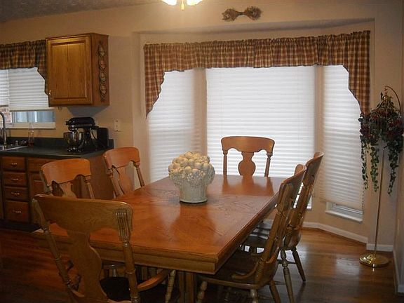 3rd image of 1841 Windingvine Ct