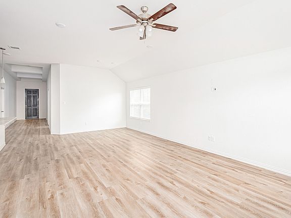 4th image of 13100 Zion Dr