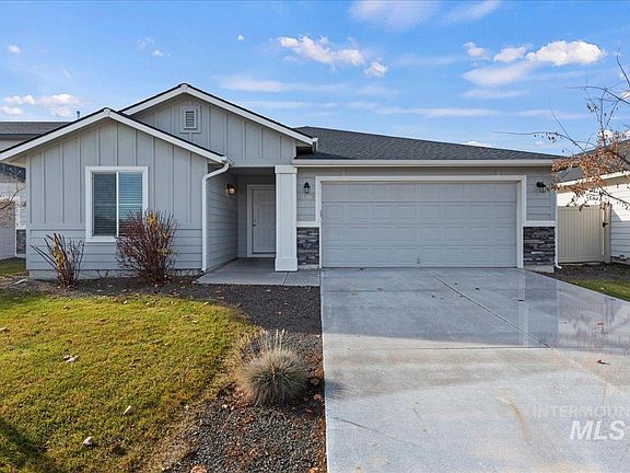 2nd image of 3069 N Saratov Way