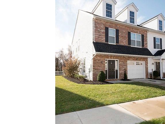 3rd image of 4418 Riverview Ln #26
