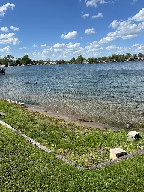 4 bed, 3.5 bath, 4000 sqft, $3,500 — Photo 4