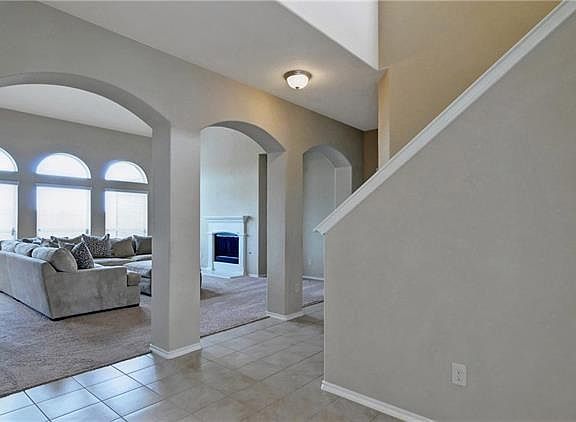 4th image of 3106 Oak Crest Dr