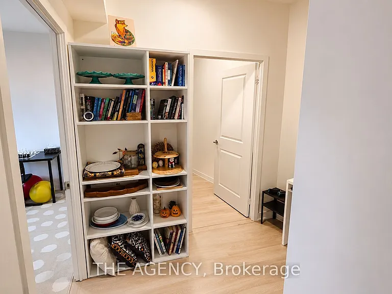 30 Upper Mall Way #A622 — Photo 10