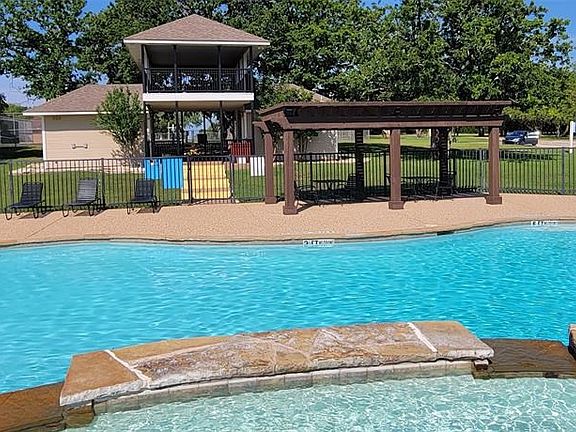 5th image of 33002 Woodcrest Dr