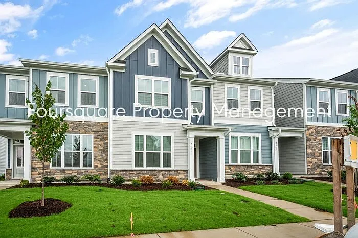 2323 Whitewing Ln