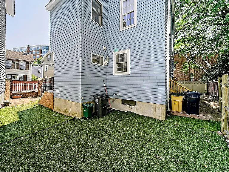 201-203 Clark St — Photo 22