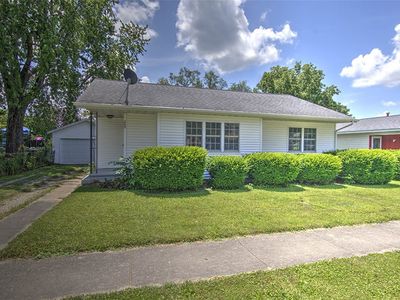 209 W Hunt St, Cerro Gordo, IL, 61818