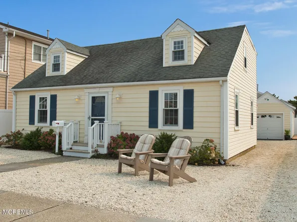 18 Washington Avenue, Lavallette, NJ 08735