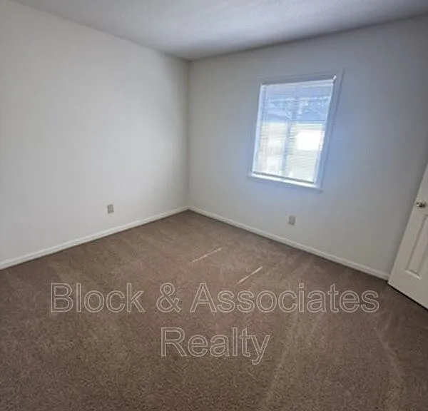 605 Sunset Ave #6 — Photo 6