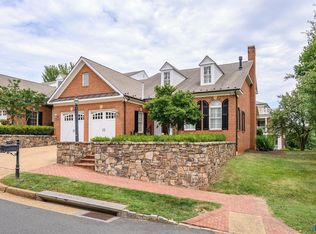 822 Colridge Dr, Charlottesville, VA 22903