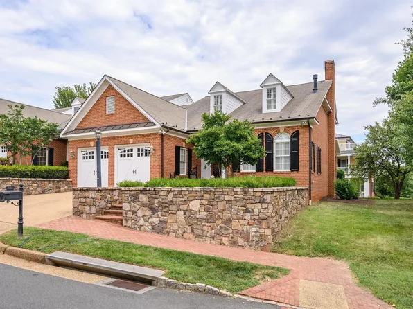 822 Colridge Dr, Charlottesville, VA 22903