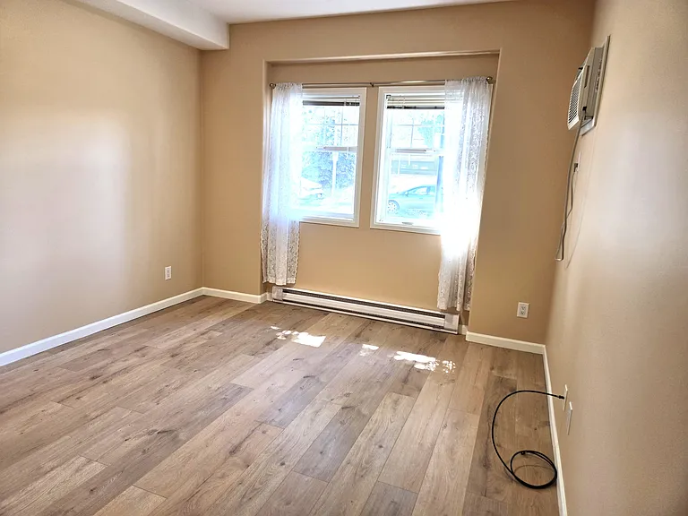 550 Lorne St #104 — Photo 16