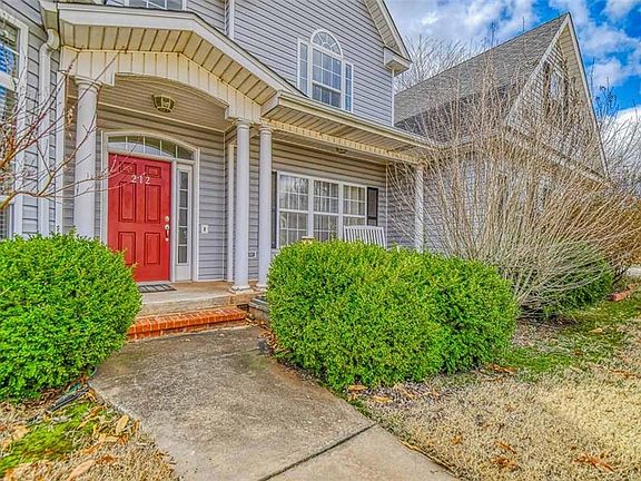 3rd image of 212 Tisbury Rd
