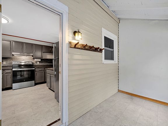 5th image of 37 Bushy Hill Rd