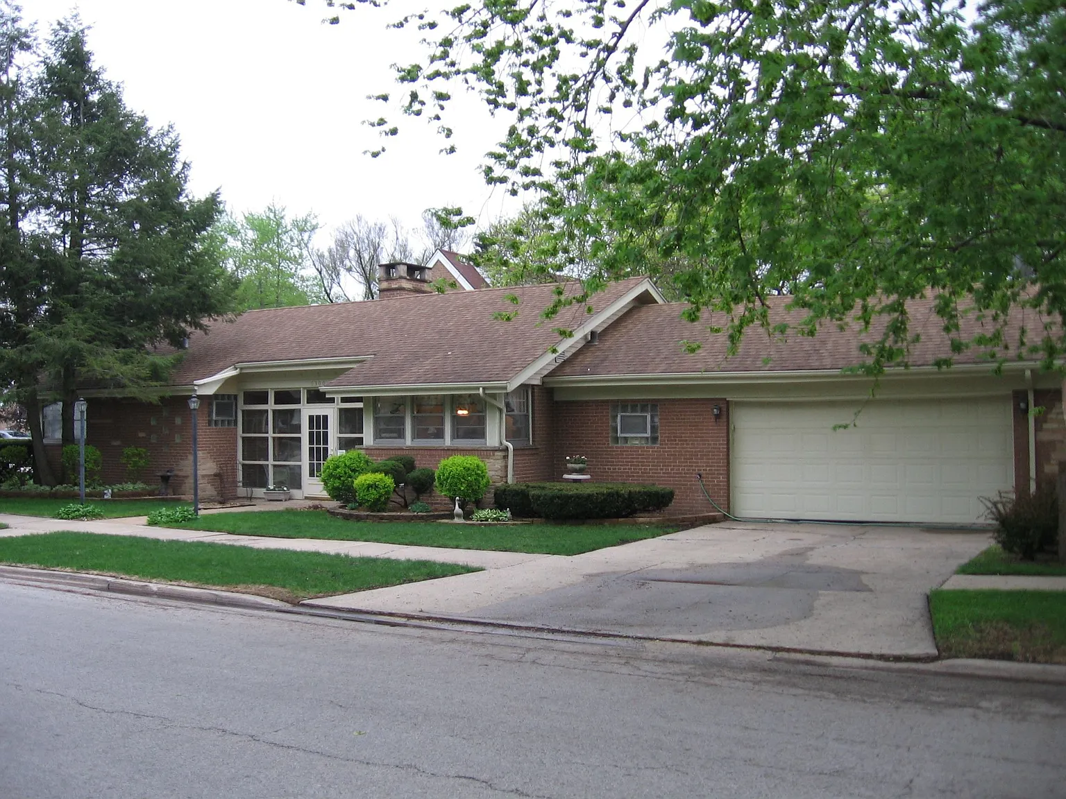 9300 S Central Park Ave photo 1